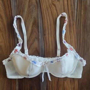 Lovely Floral Lace Ivory Bra 34B Ribbon Adjustable Underwire